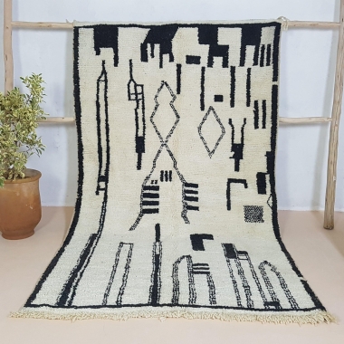 Dywan Beni Ouarain, 275 x 155 cm, berberyjski, ręcznie tkany z owczej wełny w Maroku 